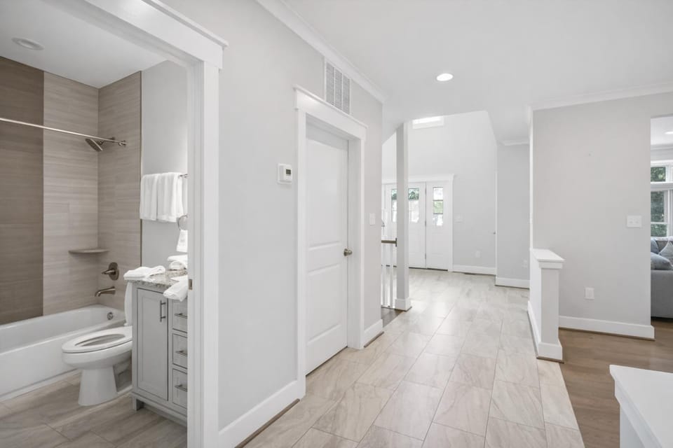 Shower, Toilet, Bathroom
