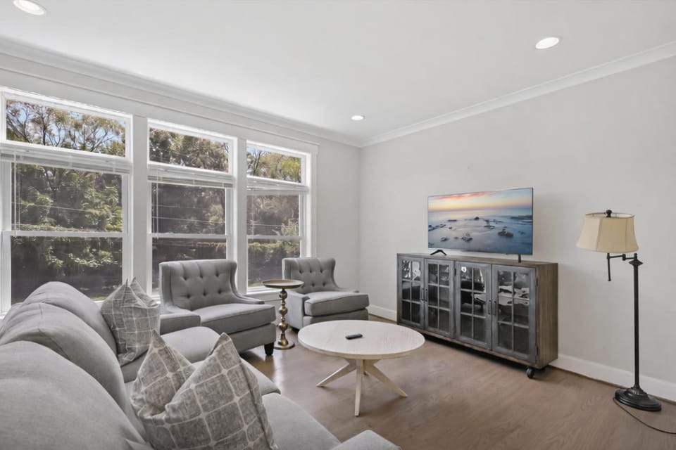 TV and multimedia, Living room, Seating area