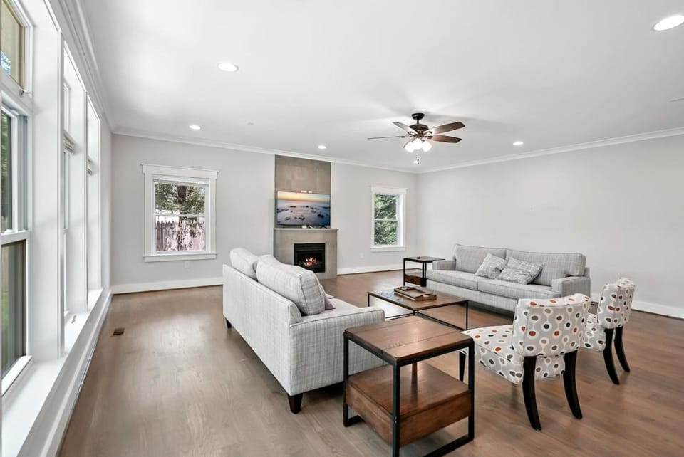 Living room, Seating area, fireplace