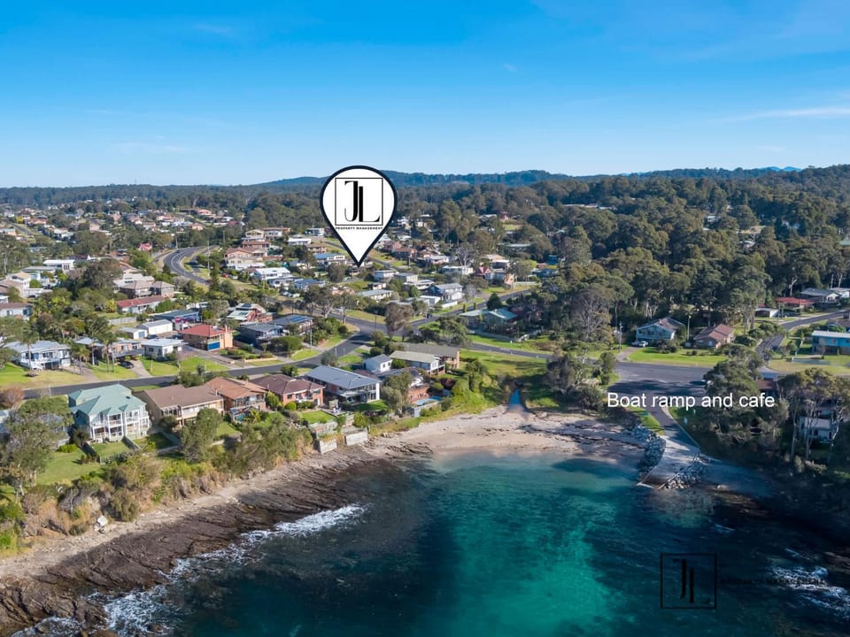 Nearby landmark, Neighbourhood, Natural landscape, Bird's eye view