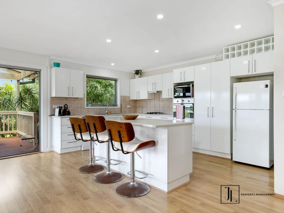Coffee/tea facilities, Kitchen or kitchenette, dishwasher, oven, pet friendly, stove, toaster