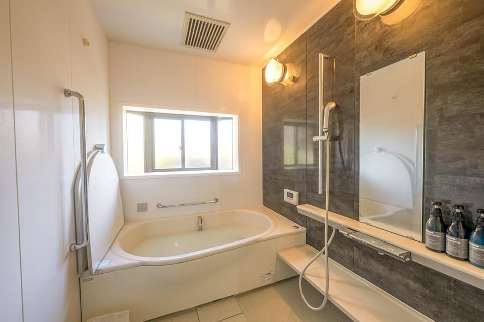 Shower, Bathroom, Bath, towels