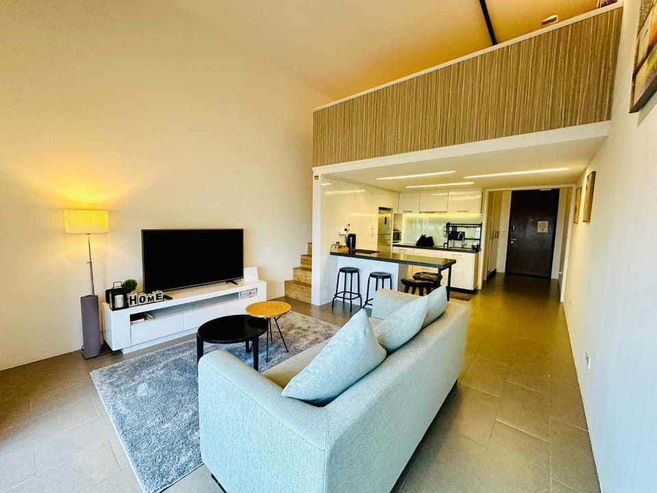 TV and multimedia, Kitchen or kitchenette, Living room, Photo of the whole room, Seating area, Dining area