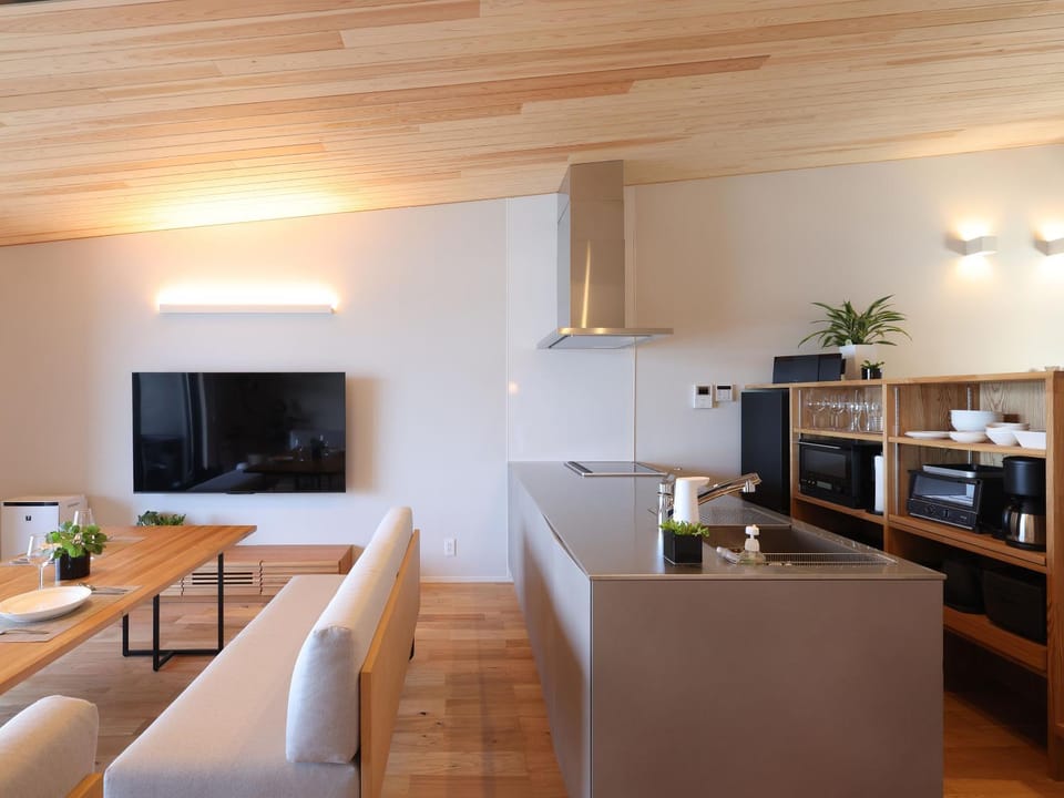 Kitchen or kitchenette, Living room