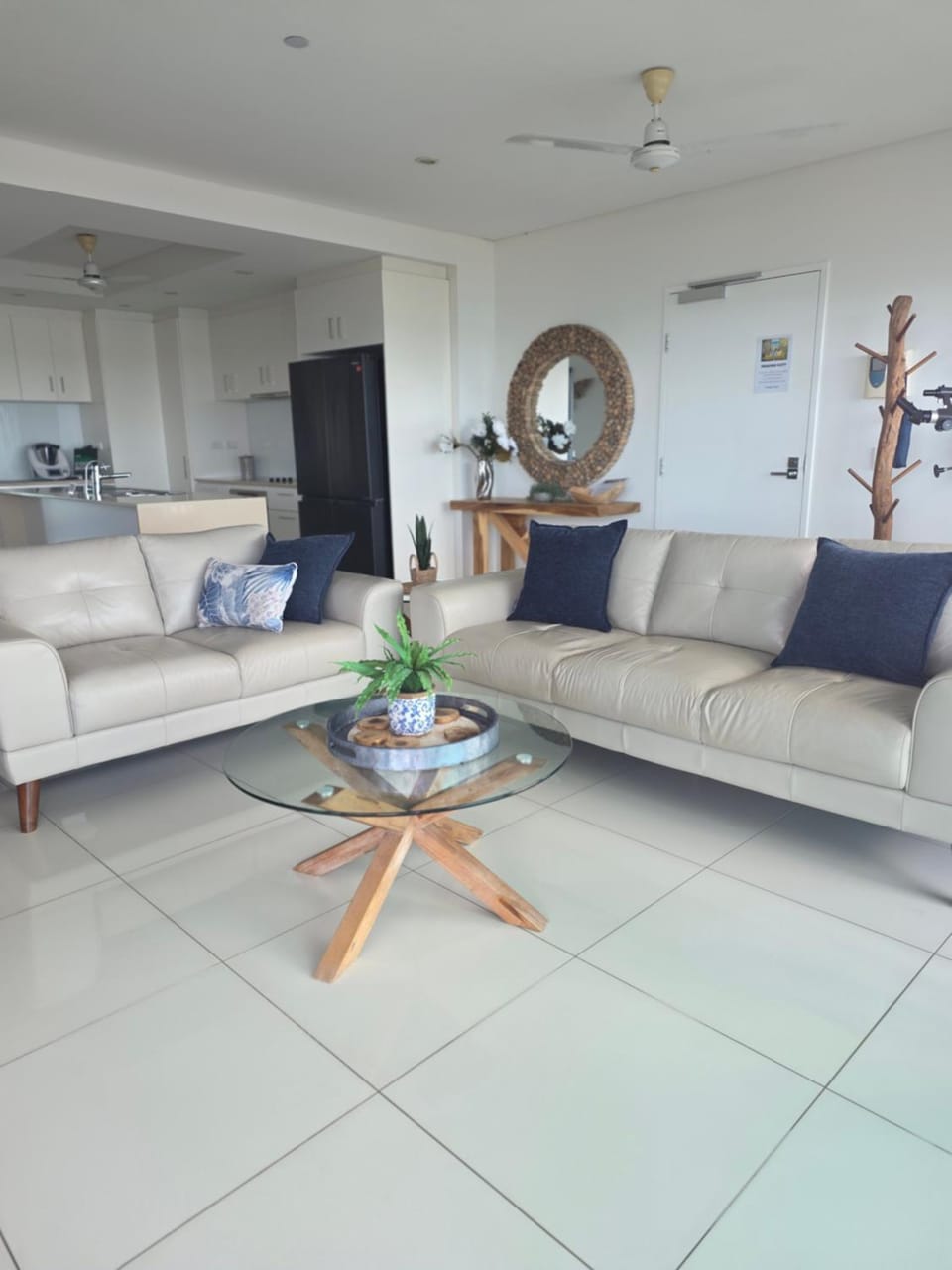 Skyview 2 bathroom Sub-Penthouse Harbour Views Apartment in Darwin