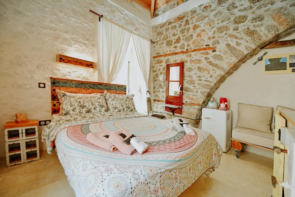 Bed, Coffee/tea facilities, Seating area, Bedroom