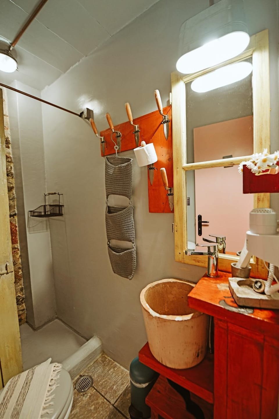 Shower, Bathroom, hair dryier
