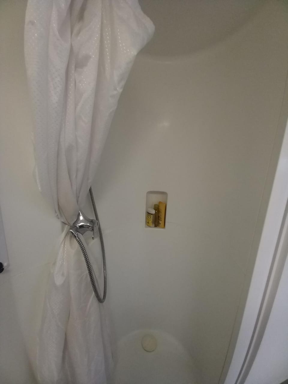 Appartement avec une petite place de parking, centre ville, proche gares Apartment in Annecy