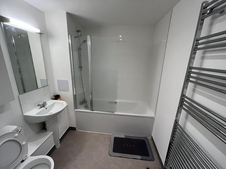Dave's place Apartment in Barking