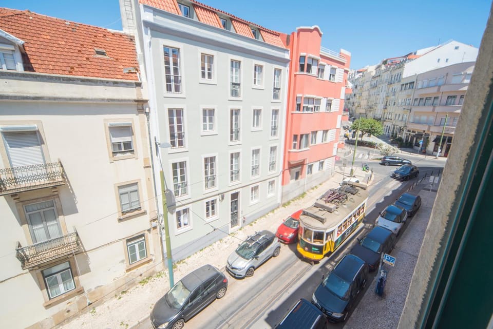 Neighbourhood, Street view, Location