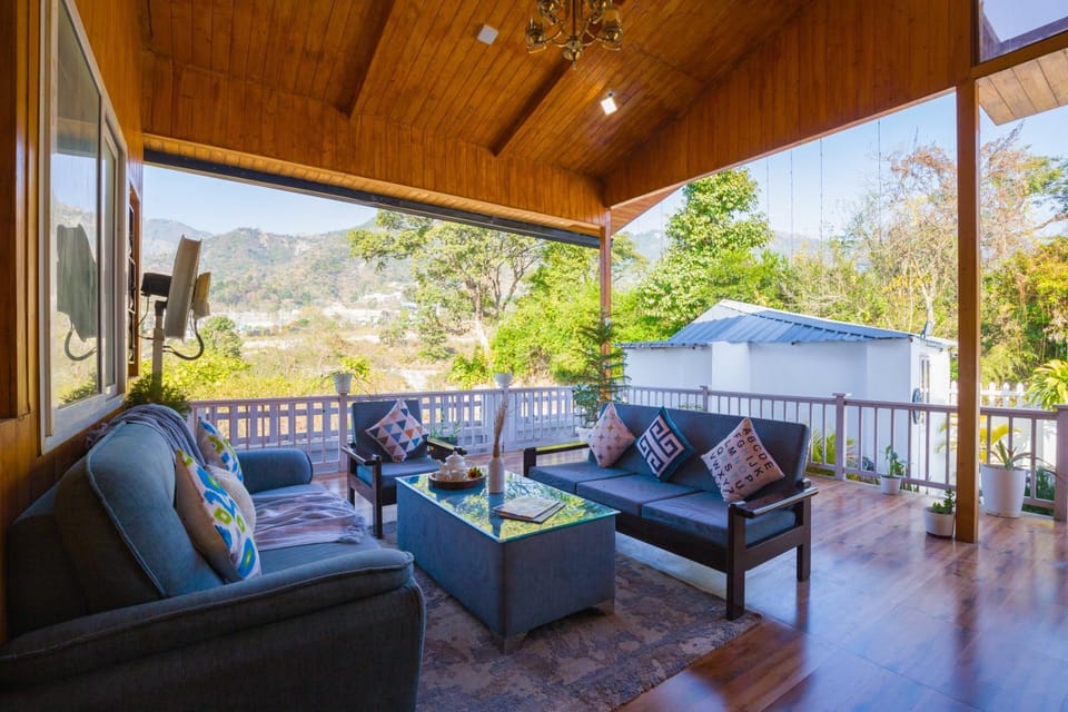 Day, Garden, View (from property/room), Balcony/Terrace, Living room, Seating area, Garden view