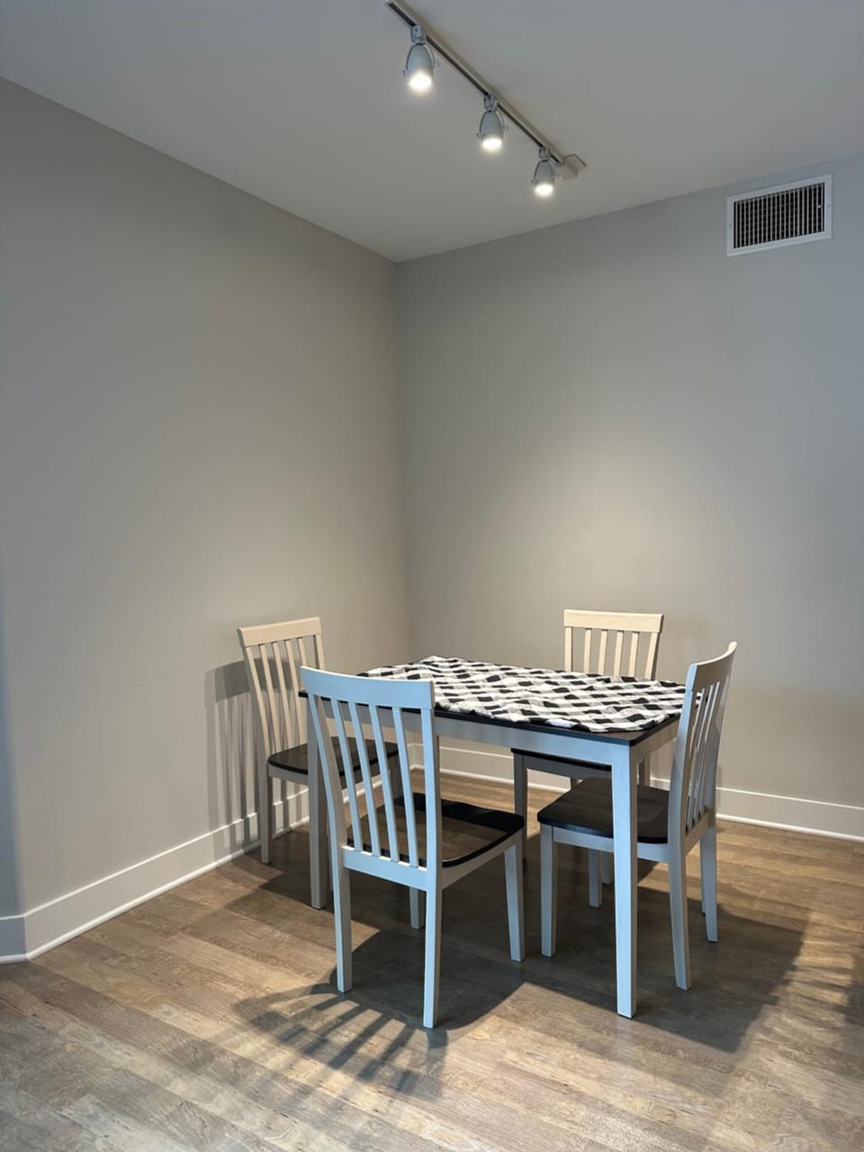 Avalon Wilshire Apartment in San Fernando Valley