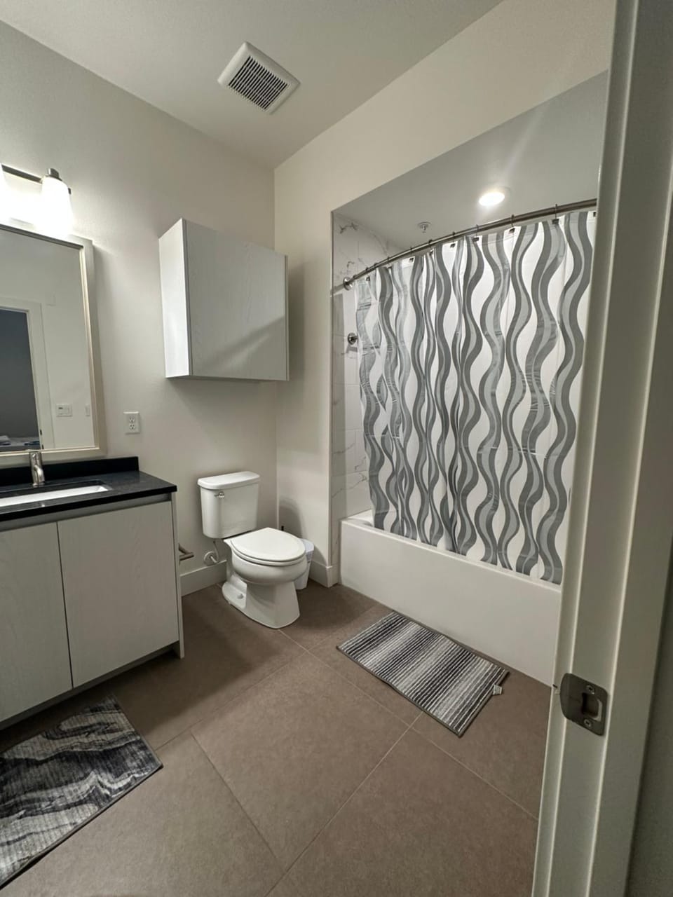 Avalon Wilshire Apartment in San Fernando Valley