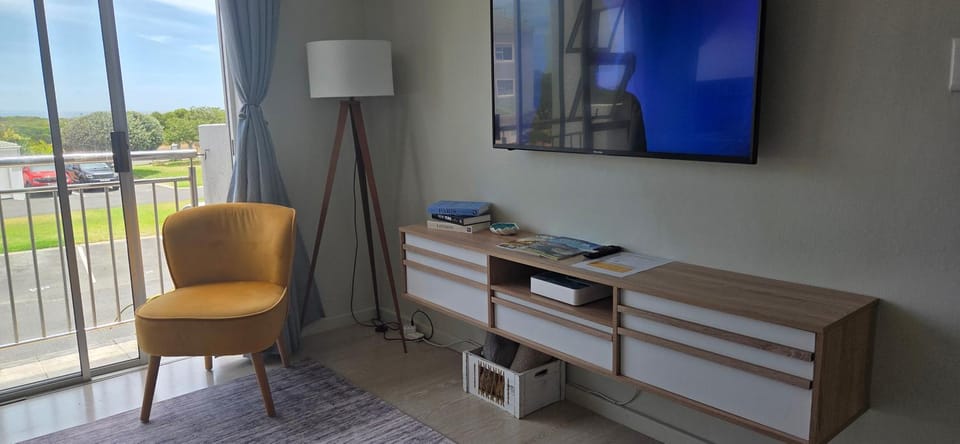 Breezy Sunny Apartment Apartment in Cape Town