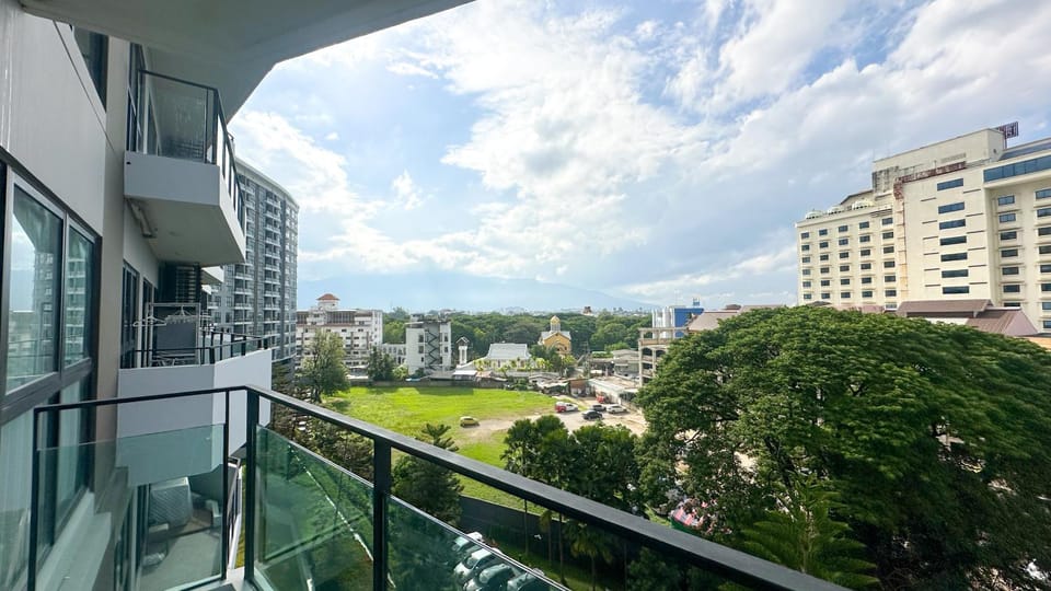 View (from property/room), Balcony/Terrace, City view