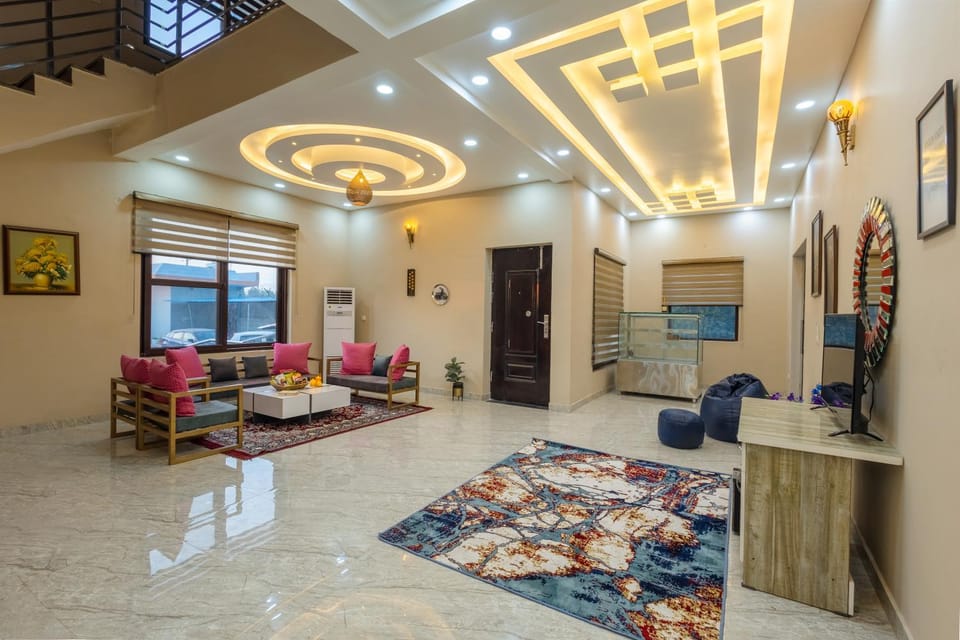 ELIVAAS Aarul Farm 3-BHK Pet-friendly With Kids Room, Pvt Pool, Gazebos & Game Zone Villa in Haryana