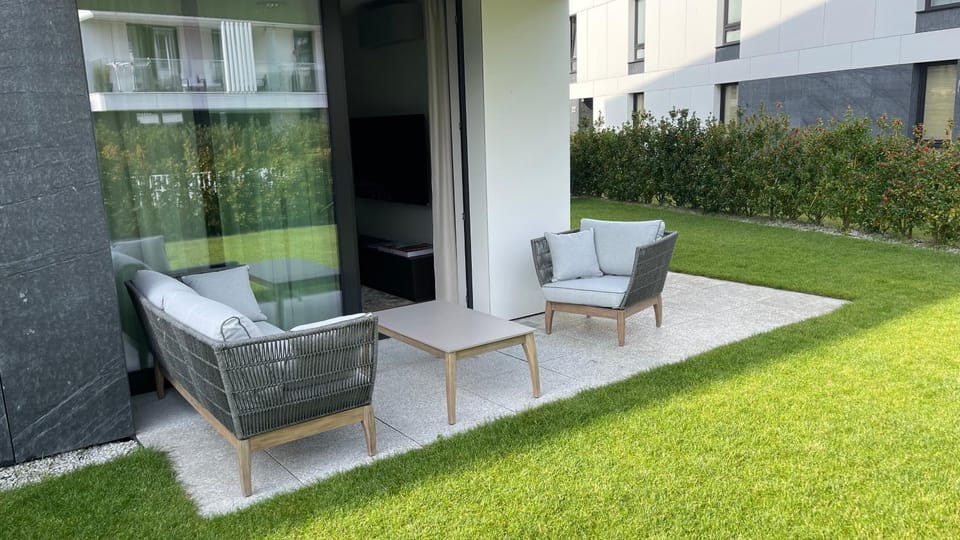 Property building, Spring, Day, Garden, Garden, Seating area