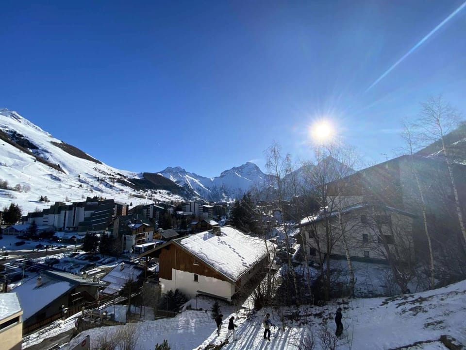 Skiing, Mountain view