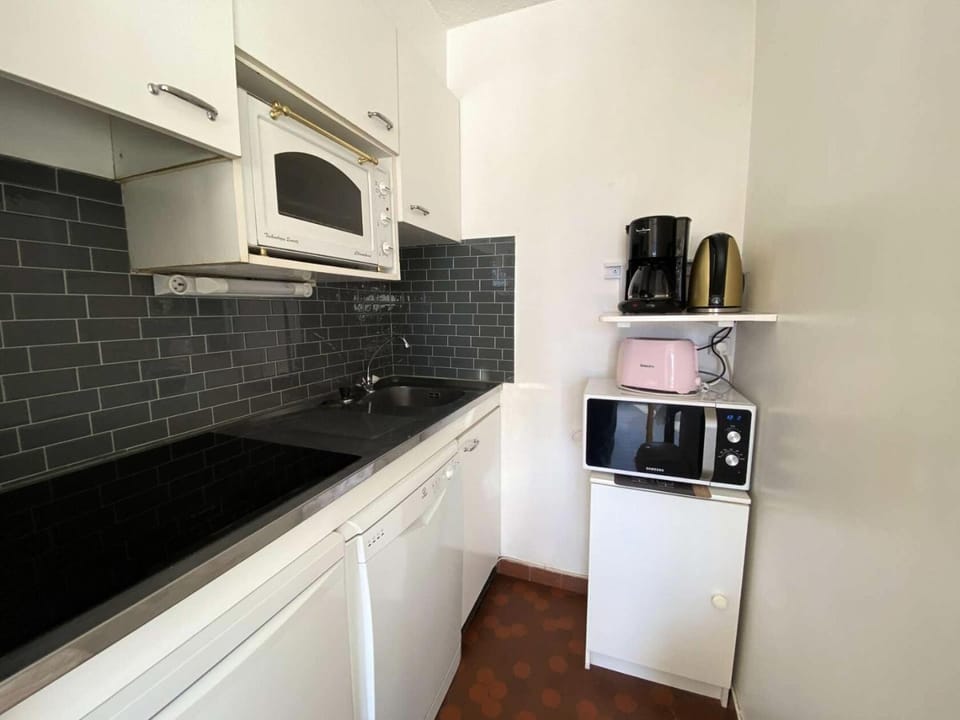 Bathroom, furniture, microwave, kitchen