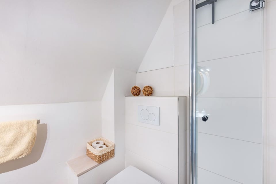 Bathroom, Living room