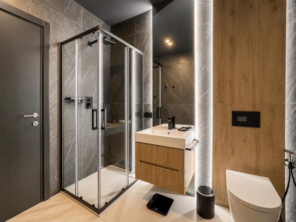 Shower, Toilet, Bathroom