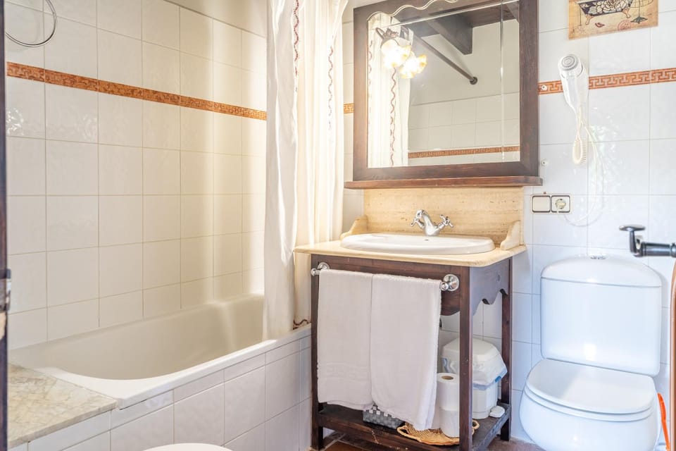 Bathroom, Living room