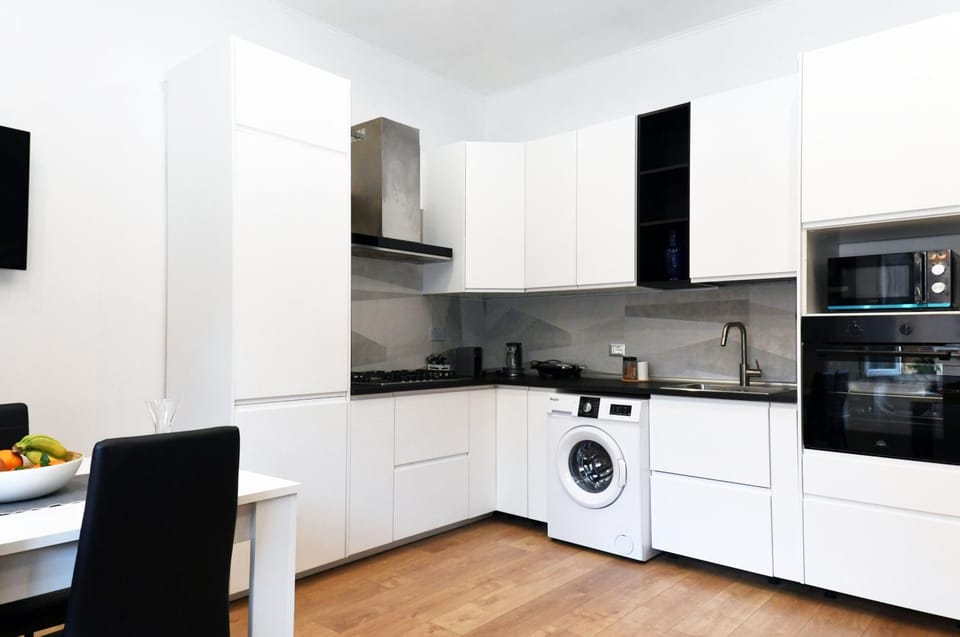 Kitchen or kitchenette, oven, pet friendly, stove, toaster, washing machine