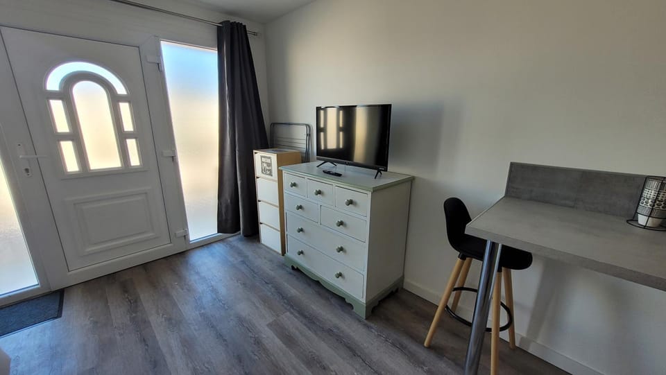 Studio NEUF et élégant avec CLIM Apartment in Occitanie