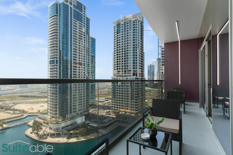 Elegant 1-Bedroom with Stunning Lake View in JLT House in Dubai