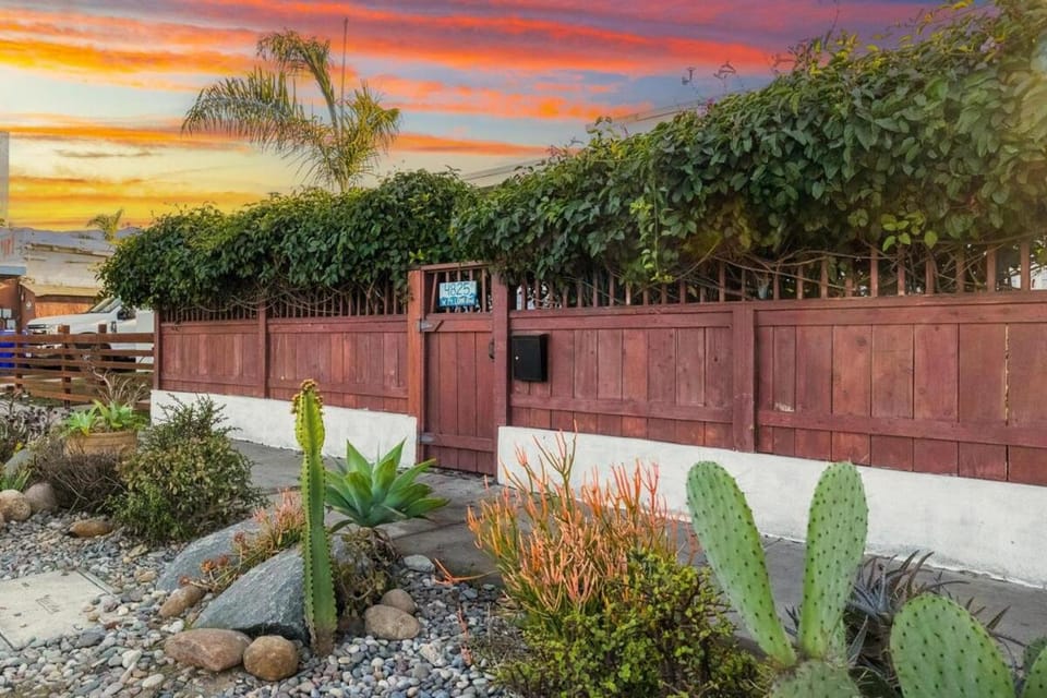 Cozy Coastal Escape Beach & Brews House in Ocean Beach