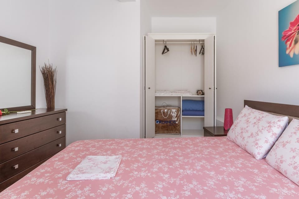 Living room, Bedroom