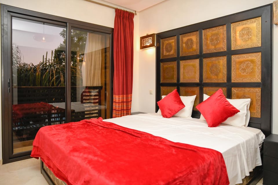 Bed, TV and multimedia, Balcony/Terrace, Bedroom, cot, internet