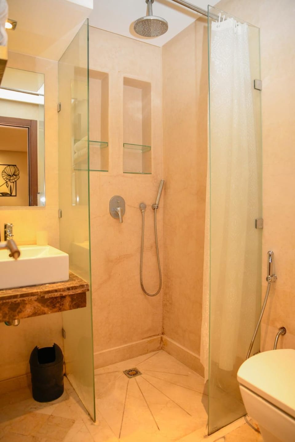 Shower, Toilet, Bathroom, towels