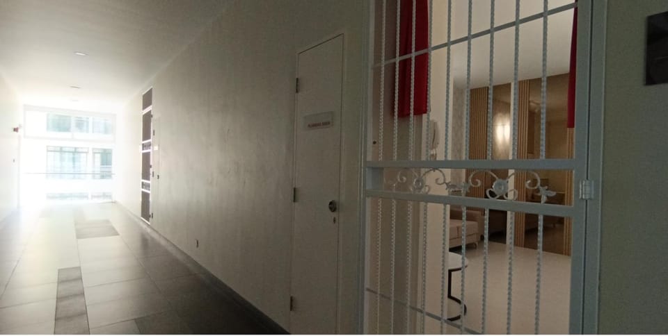 Balcony/Terrace, Photo of the whole room, Floor plan, Quiet street view