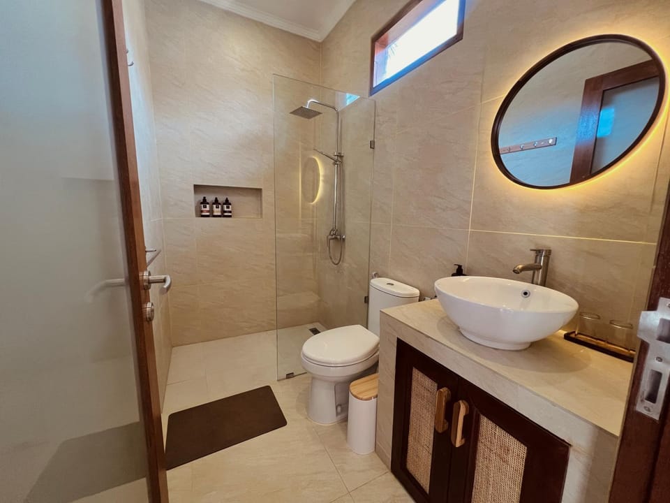 Shower, Bathroom, Family, bidet