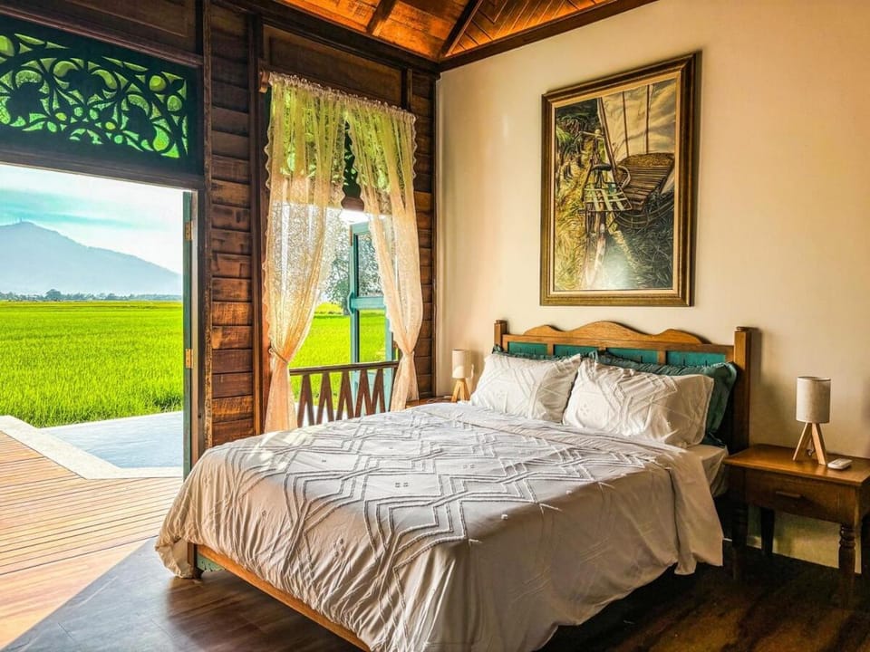 Bed, Photo of the whole room, Bedroom, Mountain view