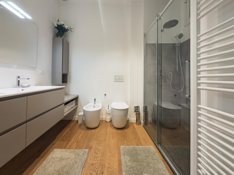 Shower, Toilet, Bathroom
