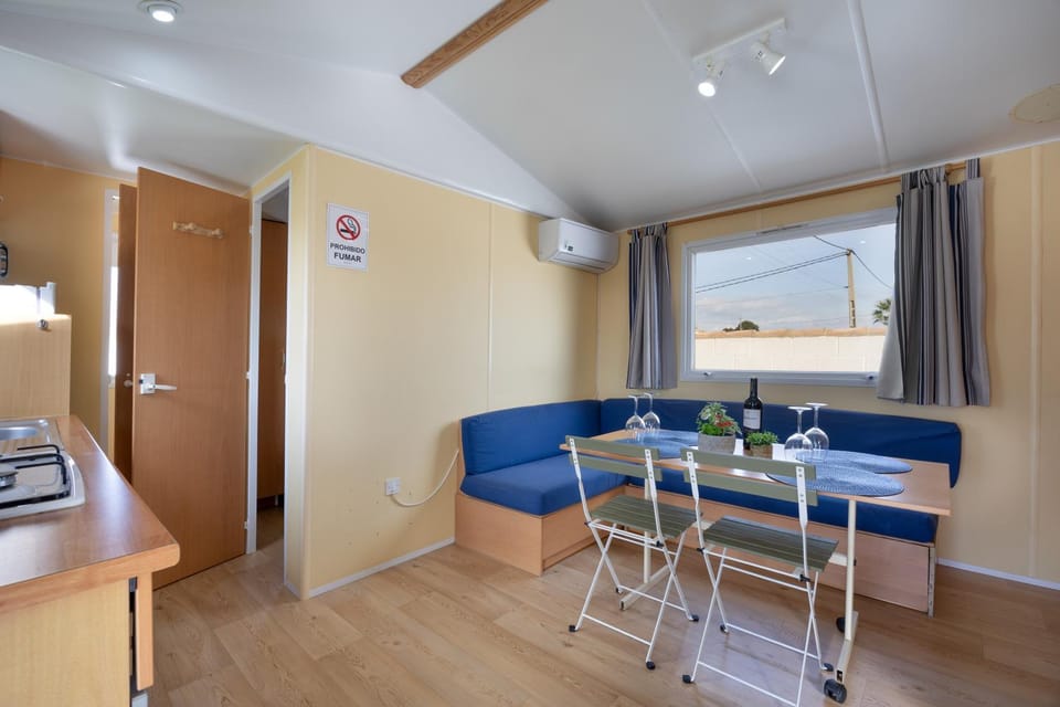 Property building, Kitchen or kitchenette, Living room