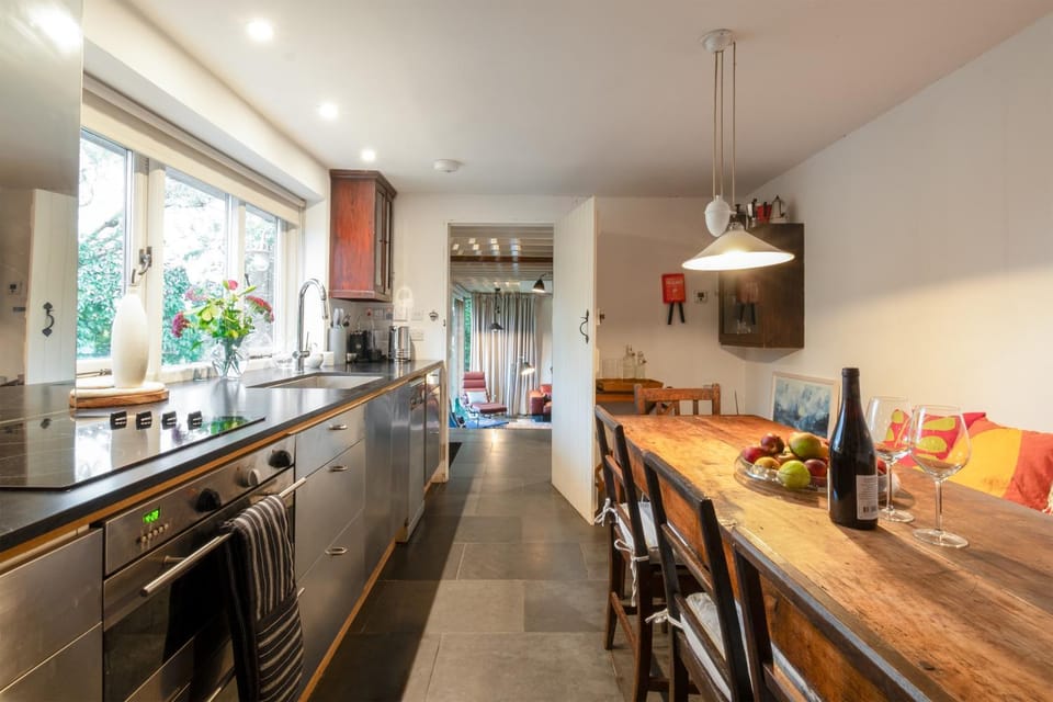 Kitchen or kitchenette, oven, stove
