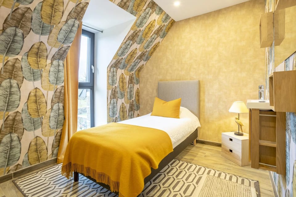 Living room, Bedroom