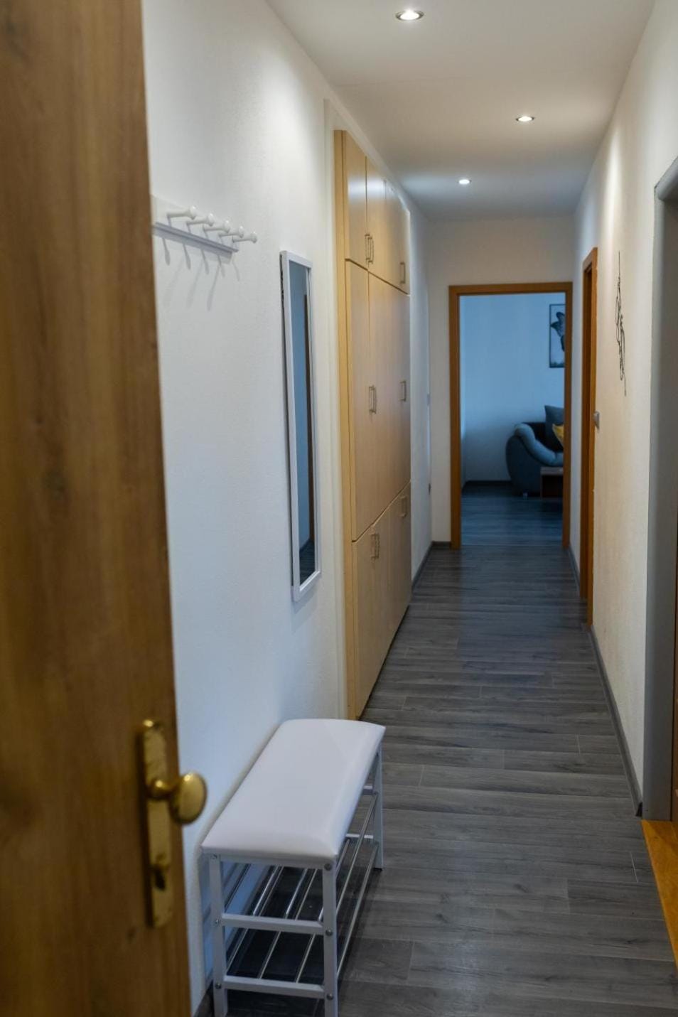 Facade/entrance, wardrobe