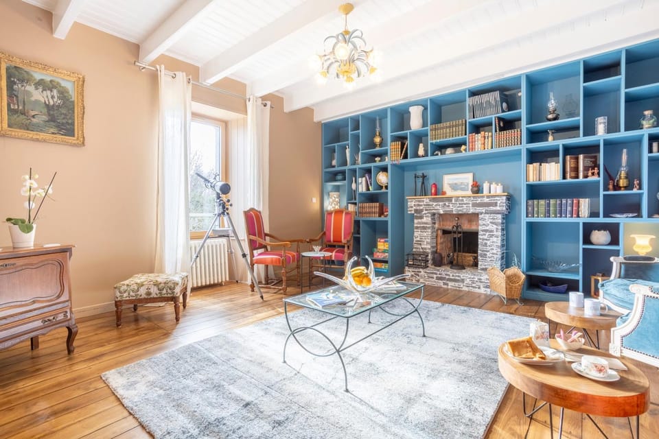 Property building, Living room