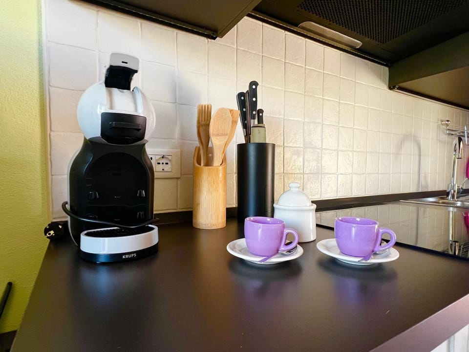 Coffee/tea facilities, Decorative detail