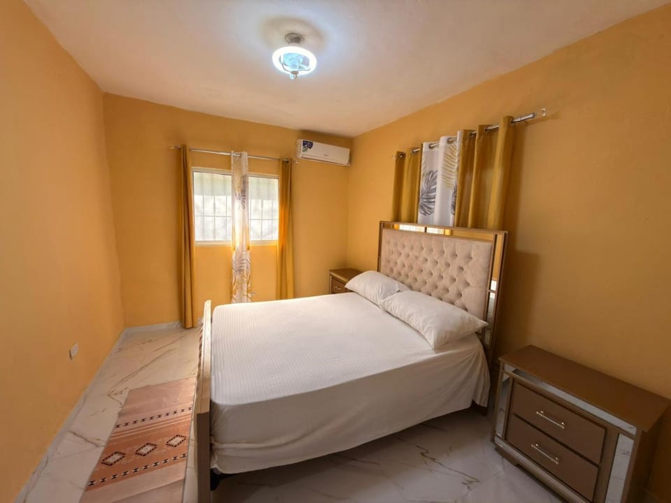 Bed, Photo of the whole room, Bedroom, air conditioner