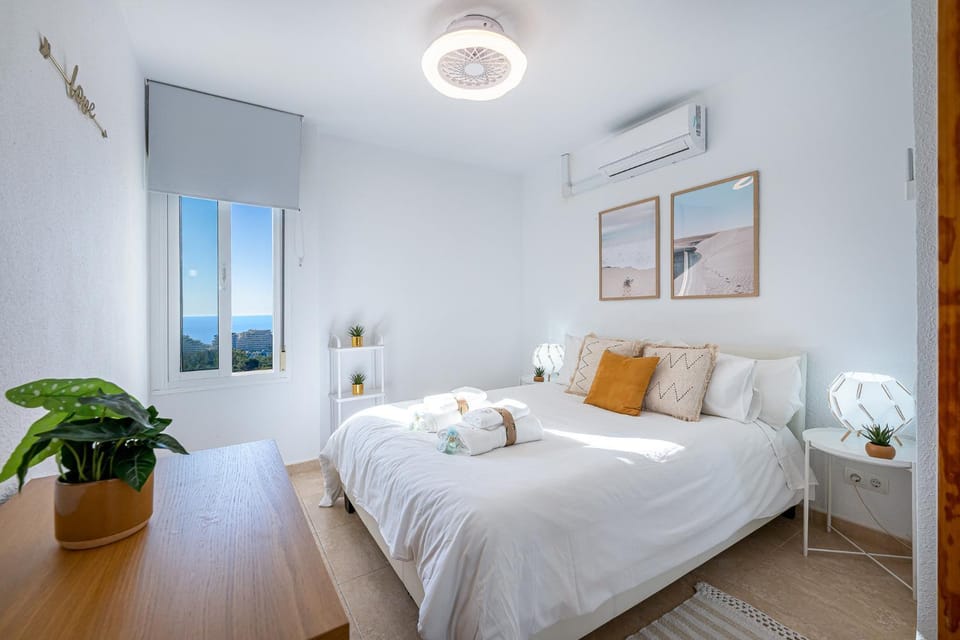 797 HOLIDAY RENTALS - Piso en Iris con hermosas vistas Apartment in Benalmadena