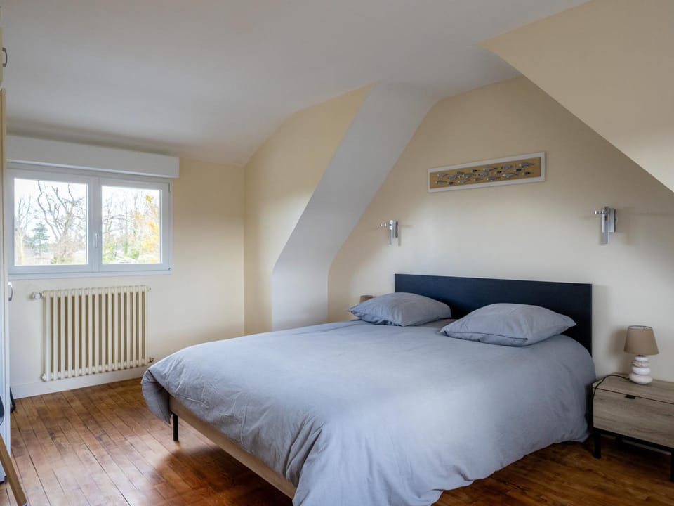 Property building, Living room, Bedroom