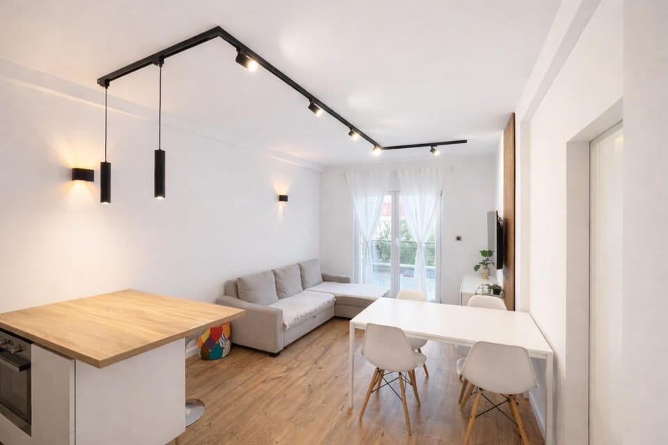 Kitchen or kitchenette, Living room, Seating area, Dining area