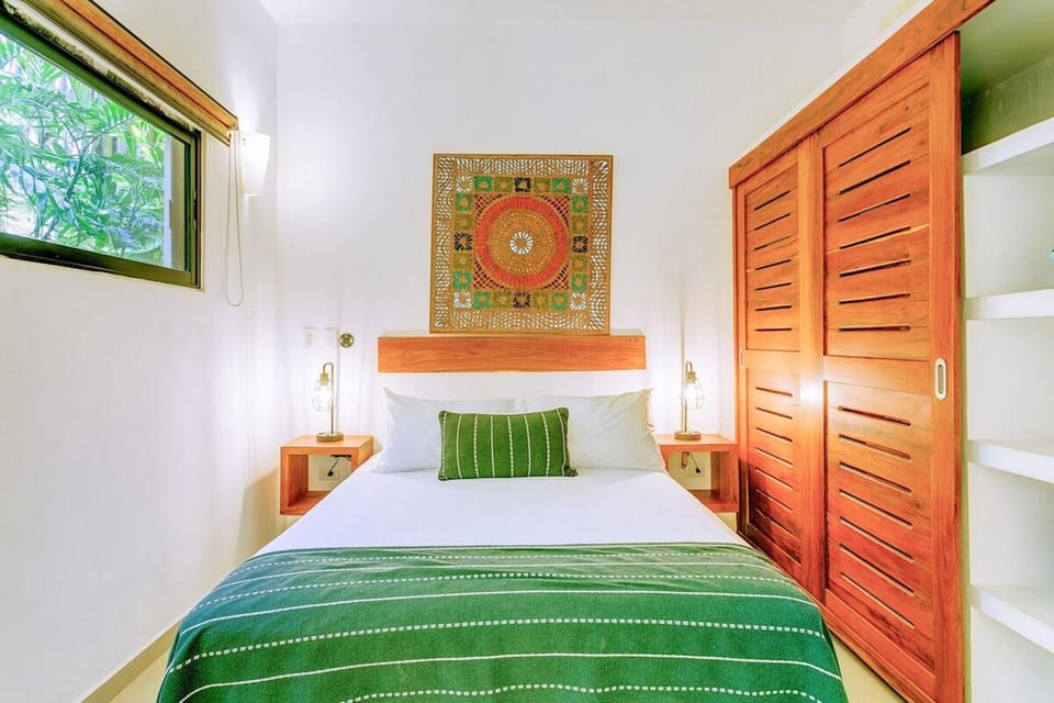 Bed, Bedroom, wardrobe, air conditioner