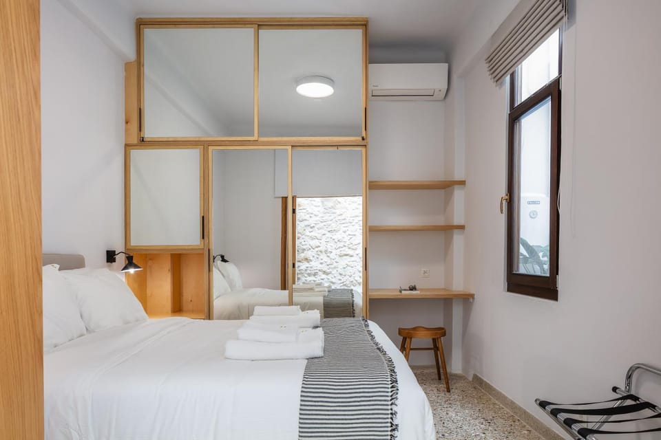 Bed, Photo of the whole room, Bedroom, towels, wardrobe, air conditioner