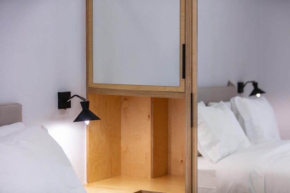Property building, Bed, Bedroom, wardrobe